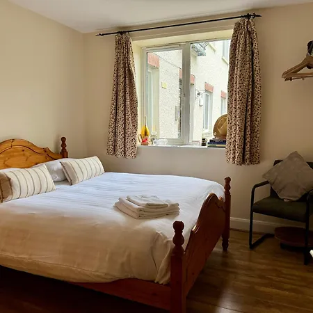 Cosy Double With Dedicated Bathroom