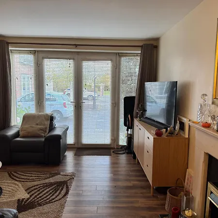Cosy Double With Dedicated Bathroom *
