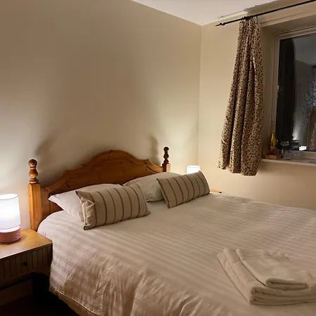 Guest house Cosy Double With Dedicated Bathroom *